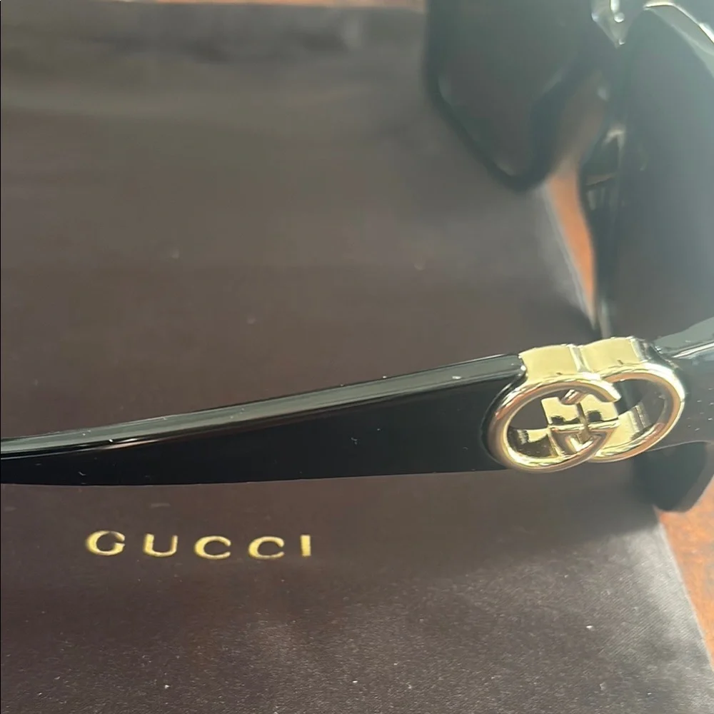 NEW Gucci Sunglasses Black Oversized Sunglasses never worn GG1692S - Picture 9 of 10